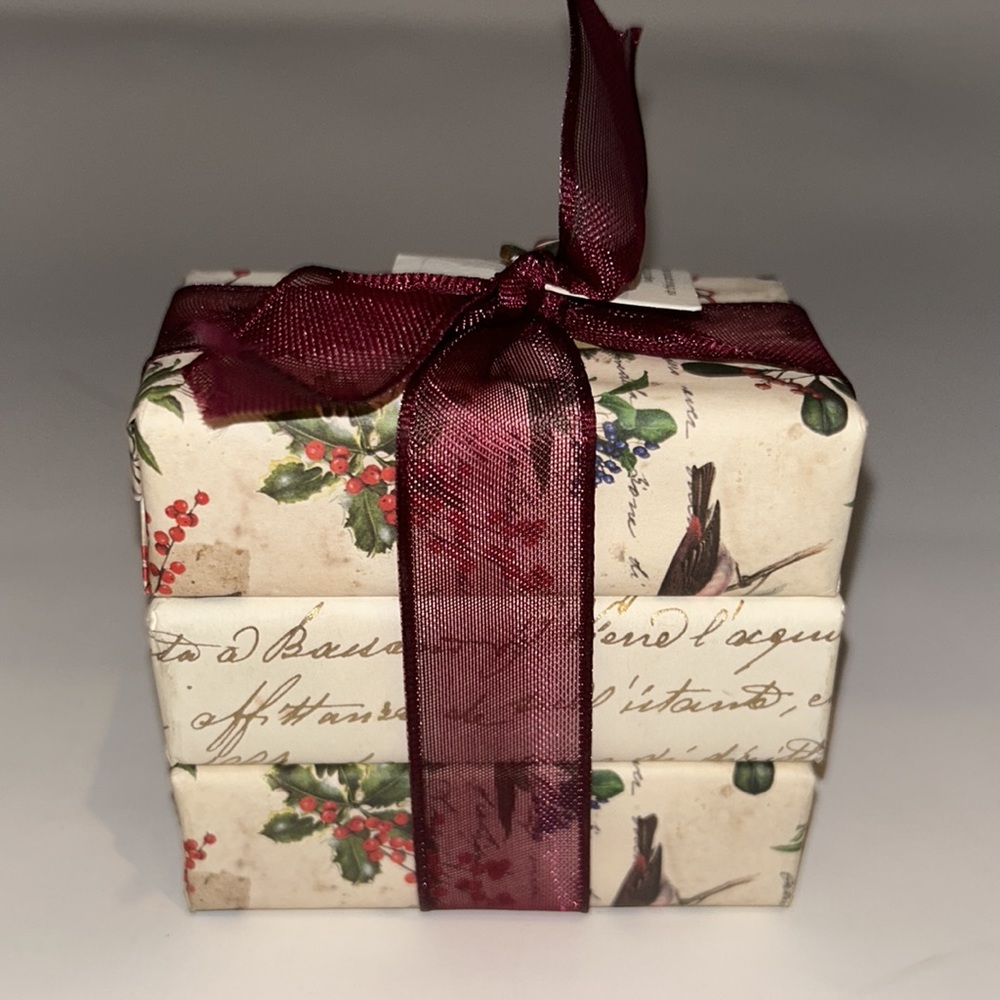 Alchimia Soap Set of Three Individually Christmas Wrapped Bars of Soap - Picture 5 of 7